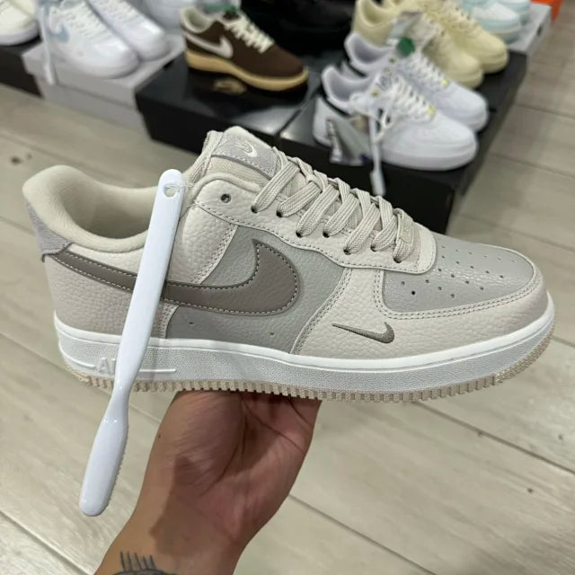 AF1
