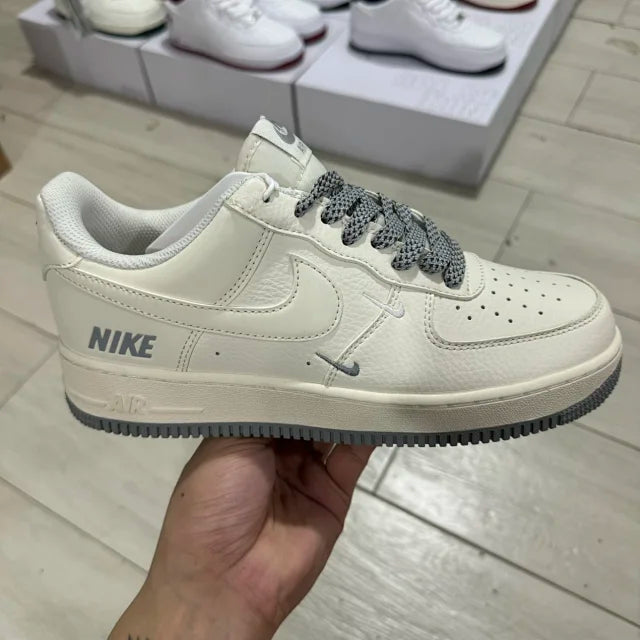 AF1