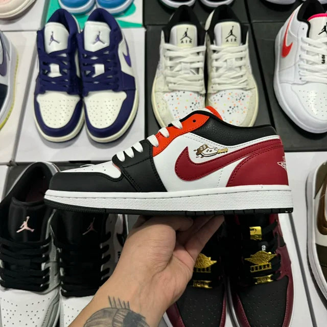 AJ1 Low Flaming Swoosh
