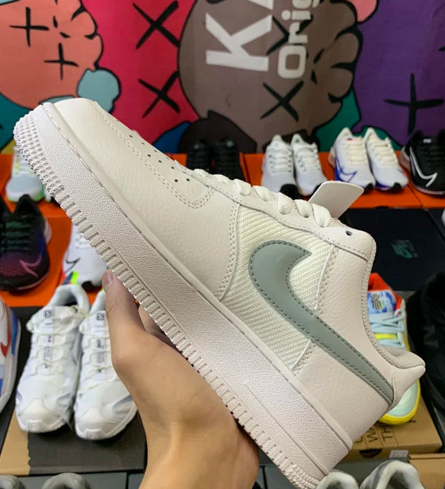 AF1