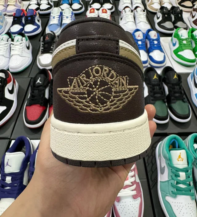 AJ1 Low