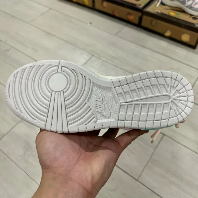 Dunk Low Off No. 09