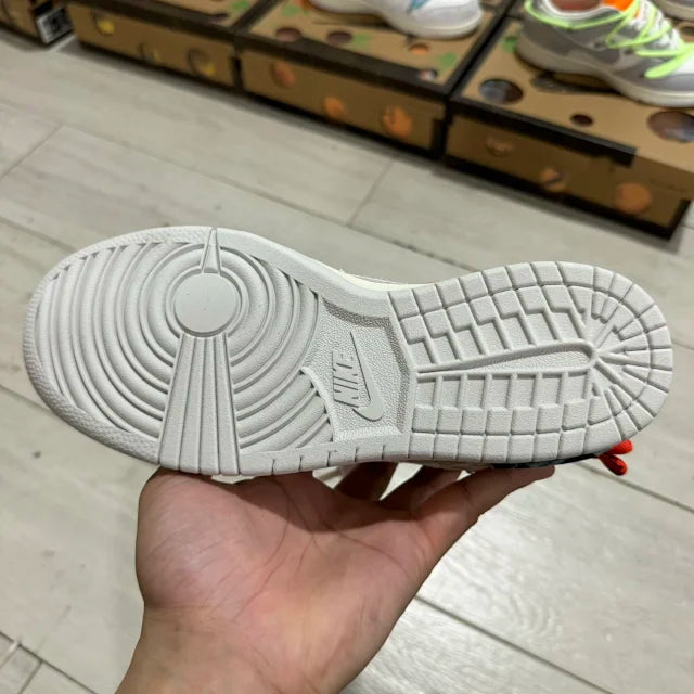 Dunk Low Off No.33