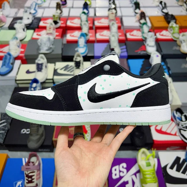 AJ1 Low Slip WMNS NRG Black