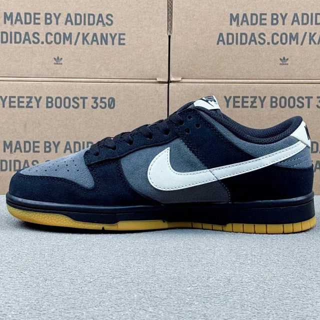 Dunk SB Black And White