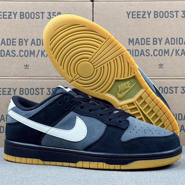 Dunk SB Black And White