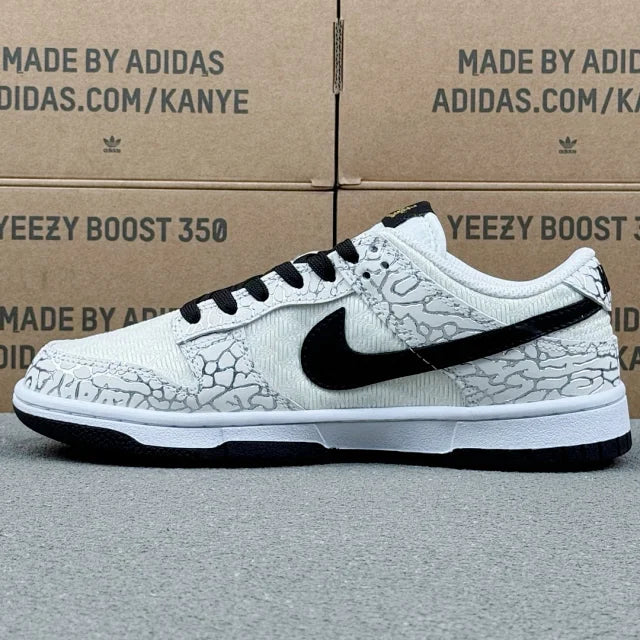 Dunk SP Black And White